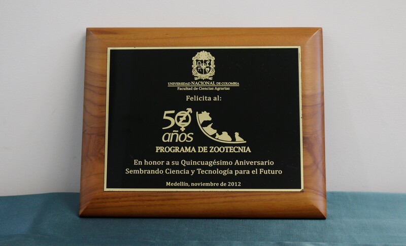 Placa moción de felicitación por 50 años de programa